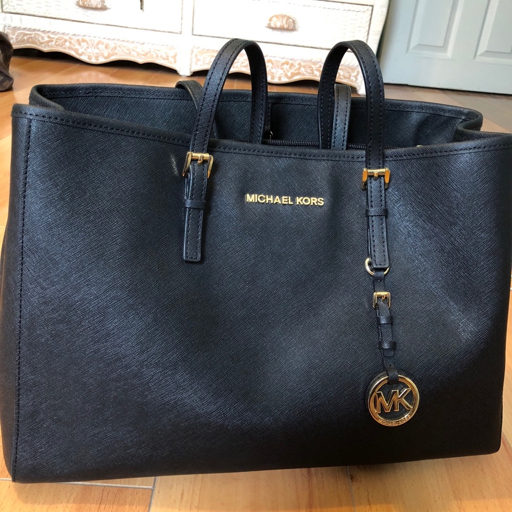 Black Michael Korda Bag (Like New)